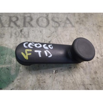 MANETA ELEVALUNAS TRASERA DERECHA 