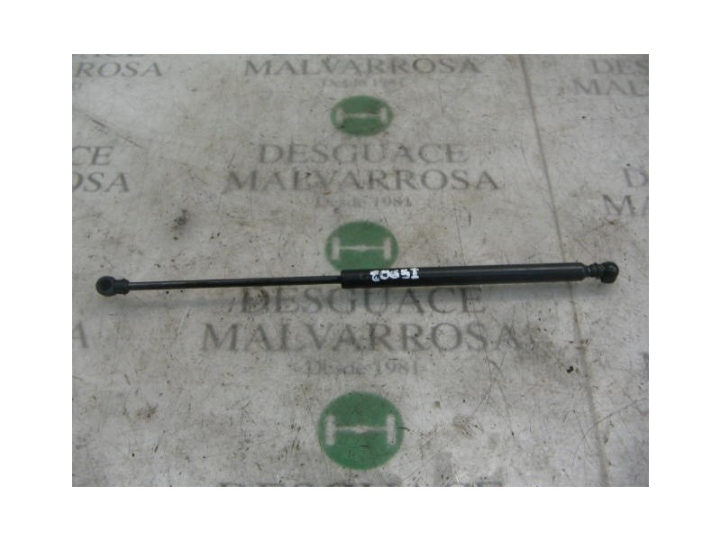 Recambio de amortiguadores maletero / porton para renault clio i fase i+ii (b/c57) referencia OEM IAM   