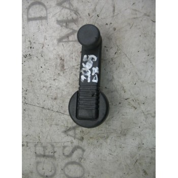 MANETA ELEVALUNAS DELANTERA IZQUIERDA 