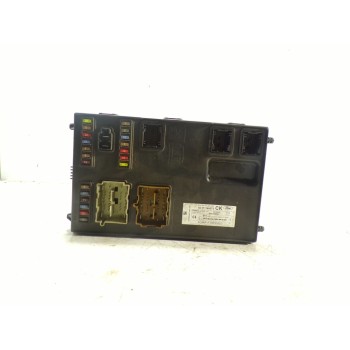 CAJA RELES / FUSIBLES 