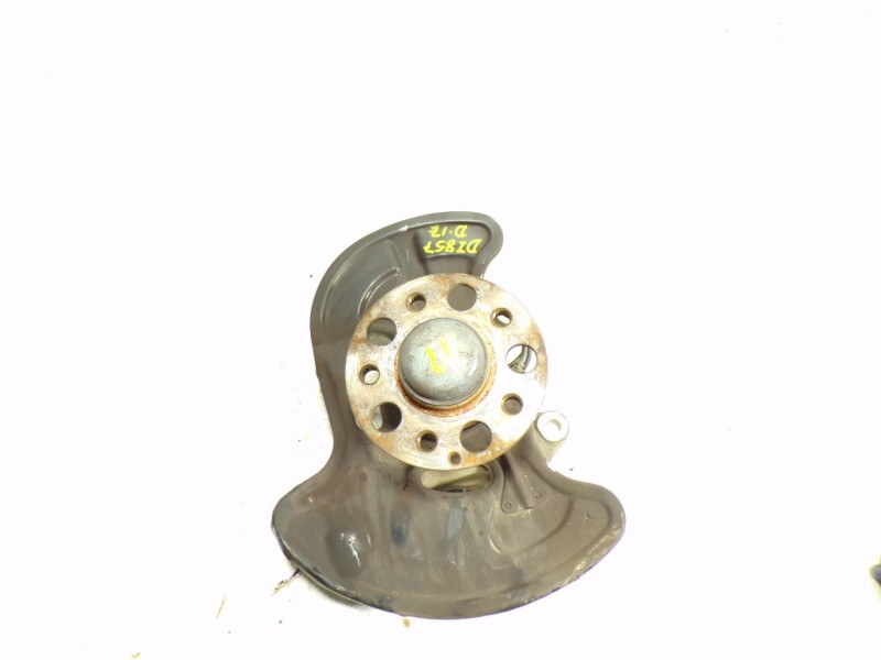 Recambio de mangueta delantera izquierda para mercedes-benz clase c (w204) familiar 2.1 cdi cat referencia OEM IAM A2043320101  