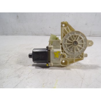 MOTOR ELEVALUNAS DELANTERO DERECHO A2048200242 A2048200272 