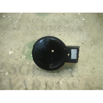 MANETA INTERIOR DELANTERA DERECHA 