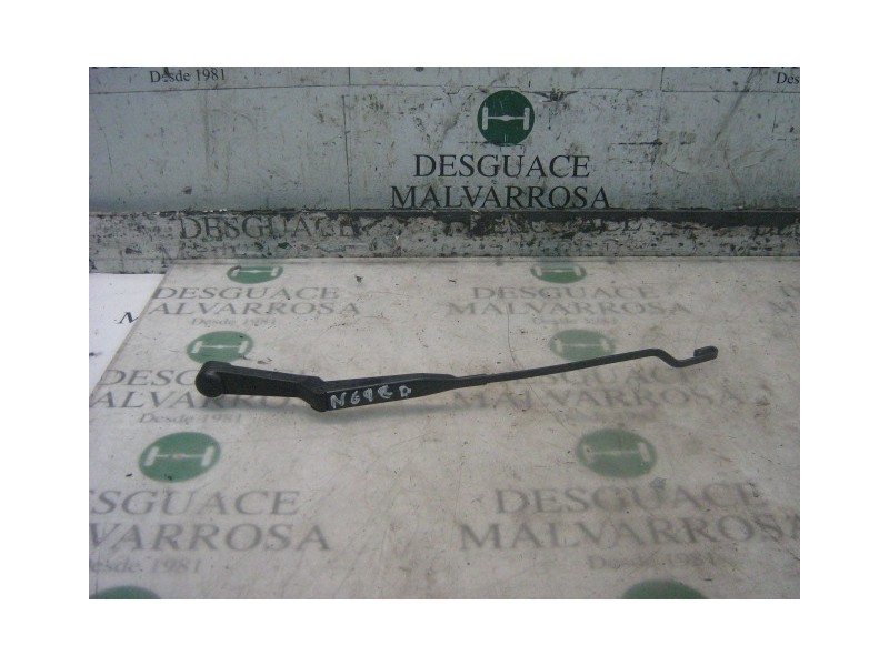 Recambio de brazo limpia delantero derecho para nissan micra (k11) super s referencia OEM IAM   