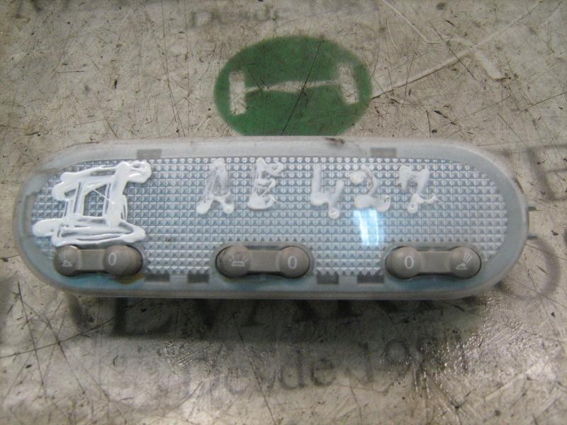 Recambio de piloto interior para renault megane ii berlina 5p confort dynamique referencia OEM IAM   