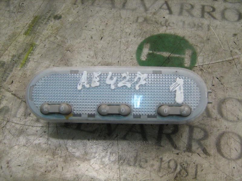 Recambio de piloto interior para renault megane ii berlina 5p confort dynamique referencia OEM IAM   