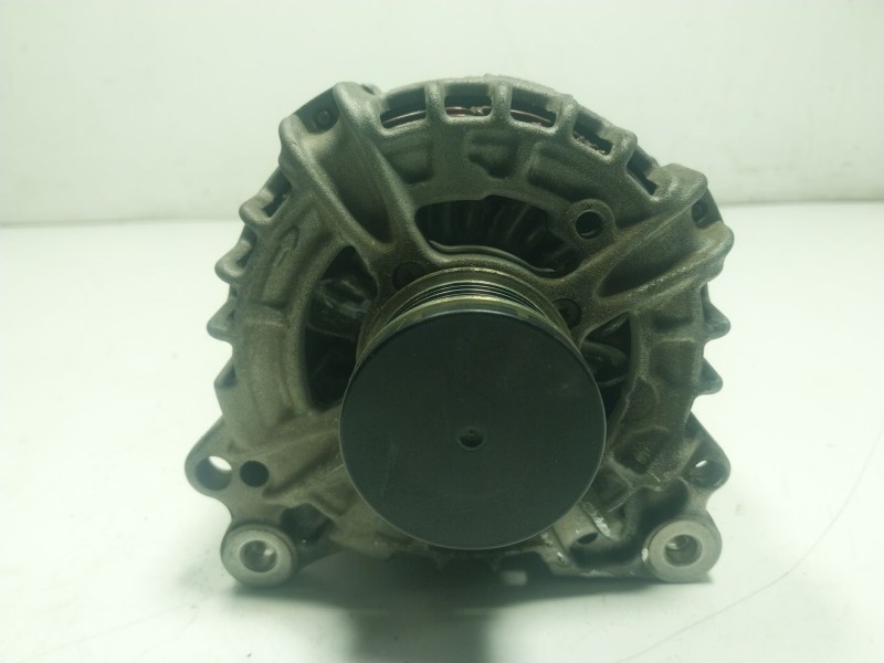 Recambio de alternador para volkswagen polo v (6r1, 6c1) 1.0 referencia OEM IAM 04C903023C 04C903023C 