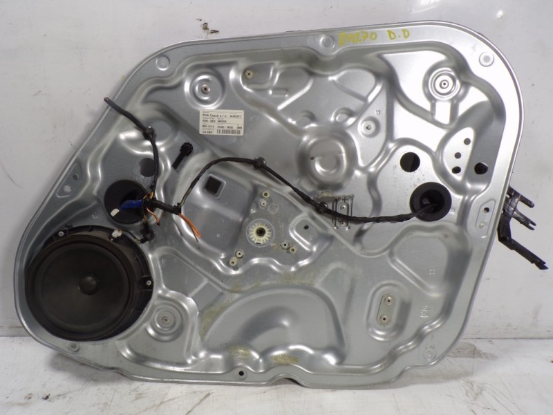 Recambio de elevalunas delantero derecho para hyundai ix20 1.4 crdi cat referencia OEM IAM 824811K000 824801K020 