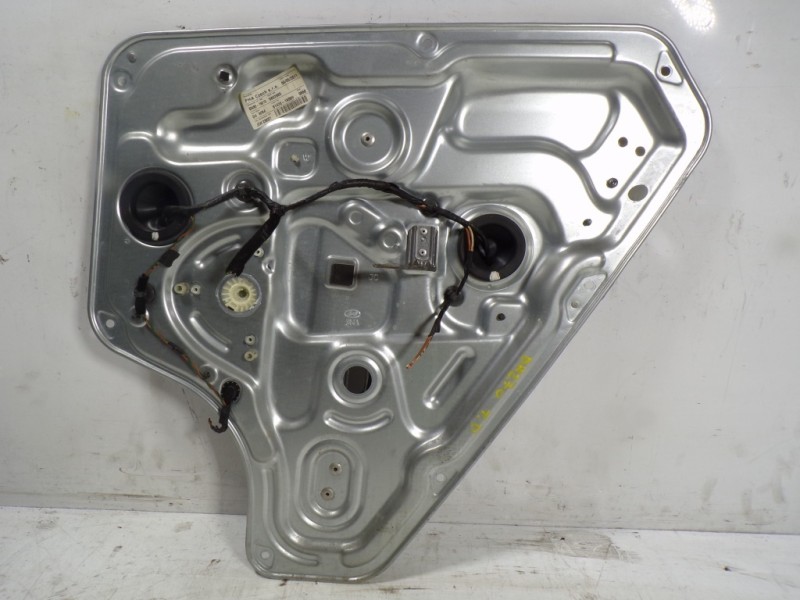 Recambio de elevalunas trasero derecho para hyundai ix20 1.4 crdi cat referencia OEM IAM 834811K010 834801K010 