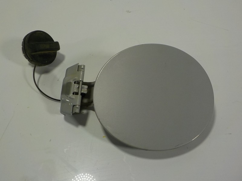 Recambio de tapa combustible para mazda 2 lim. () 1.5 16v cat referencia OEM IAM  D09H 