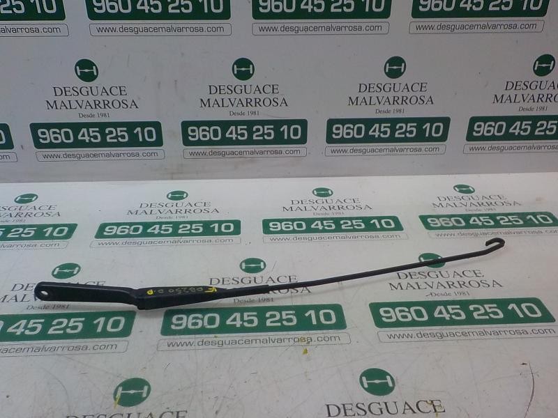 Recambio de brazo limpia delantero derecho para opel vivaro 1.9 cdti cat (f9q-760 / l08) referencia OEM IAM   