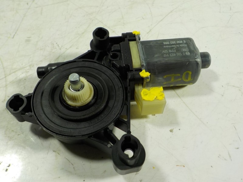 Recambio de motor elevalunas delantero izquierdo para seat leon (5f1) 1.2 tsi referencia OEM IAM 5Q0959801B 5Q0959801B 013082271
