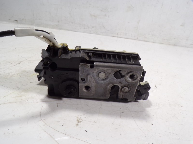 Recambio de cerradura puerta trasera izquierda para peugeot 208 1.6 16v hdi fap referencia OEM IAM 9812501280 9812501280 