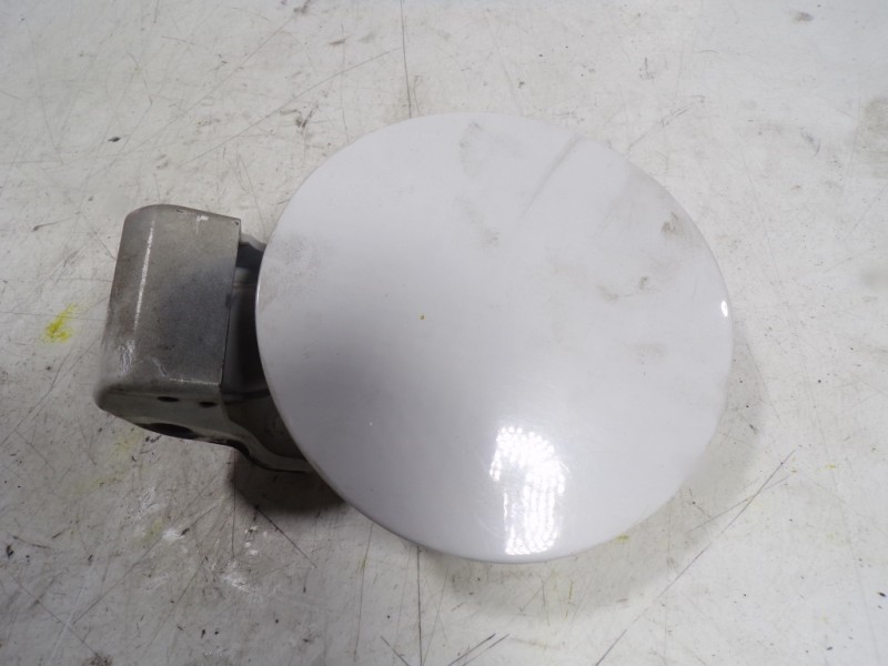 Recambio de tapa combustible para hyundai ix20 1.4 crdi cat referencia OEM IAM 695101P000  