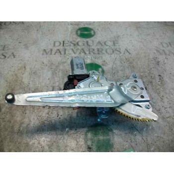 ELEVALUNAS TRASERO DERECHO 