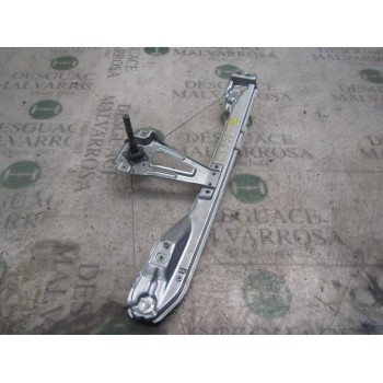 ELEVALUNAS TRASERO DERECHO 