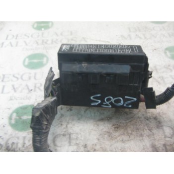 CAJA RELES / FUSIBLES 