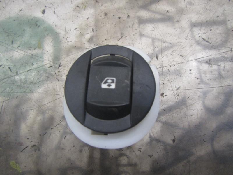 Recambio de mando elevalunas delantero derecho para renault clio iii emotion referencia OEM IAM   