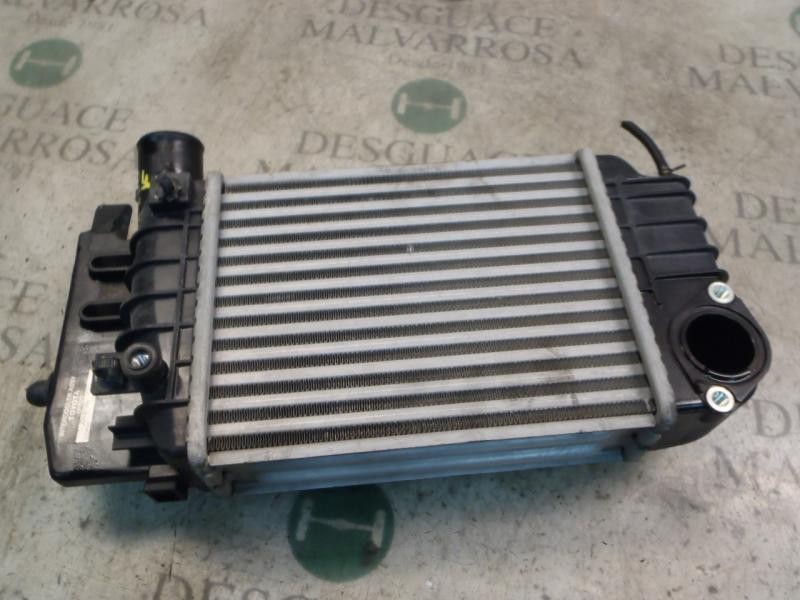 Recambio de intercooler para toyota yaris (ksp9/scp9/nlp9) blue referencia OEM IAM 179000N010  