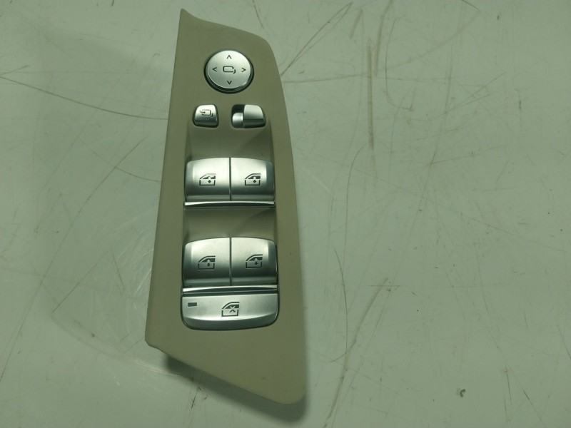 Recambio de mando elevalunas delantero izquierdo para bmw 5 (g30, f90) 540 i xdrive referencia OEM IAM 61316847099 684709901 