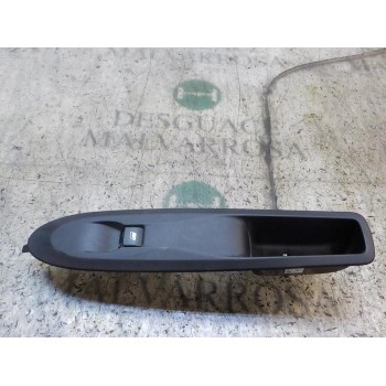 MANDO ELEVALUNAS DELANTERO DERECHO 6490JY 