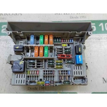 CAJA RELES / FUSIBLES 61146978270 690662102 54982071