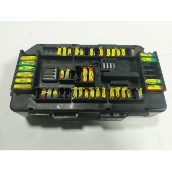 CAJA RELES / FUSIBLES 61149224866 933787902 