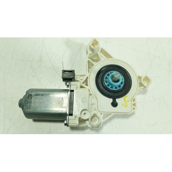 MOTOR ELEVALUNAS TRASERO DERECHO A0009061607 A0009061607 
