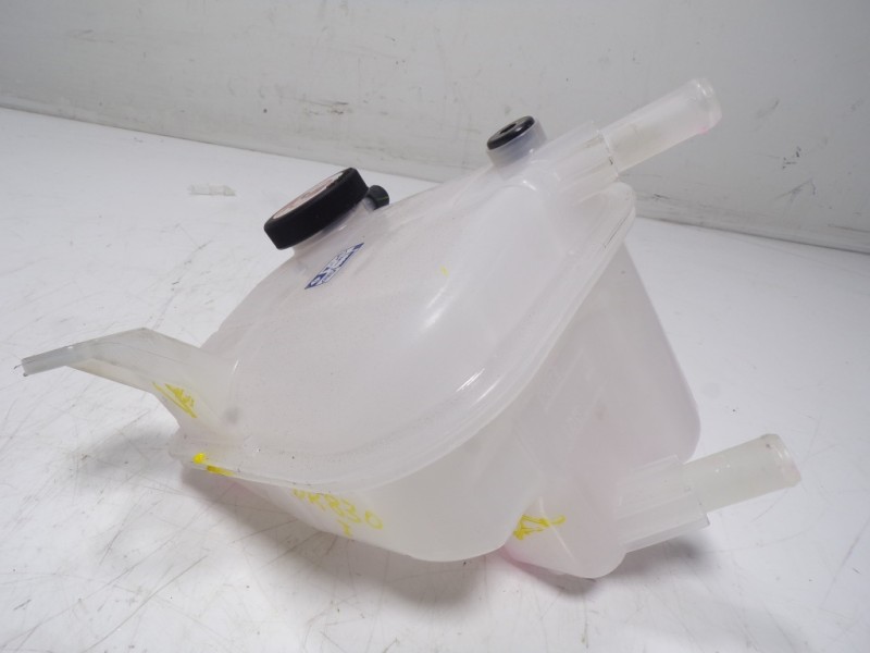 Recambio de deposito expansion para toyota corolla (e21) sedan 1.8 16v hybrid referencia OEM IAM 164A20T021  