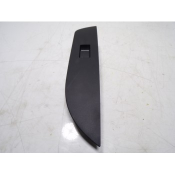 MANDO ELEVALUNAS DELANTERO DERECHO 7423202J70 7423102F60 