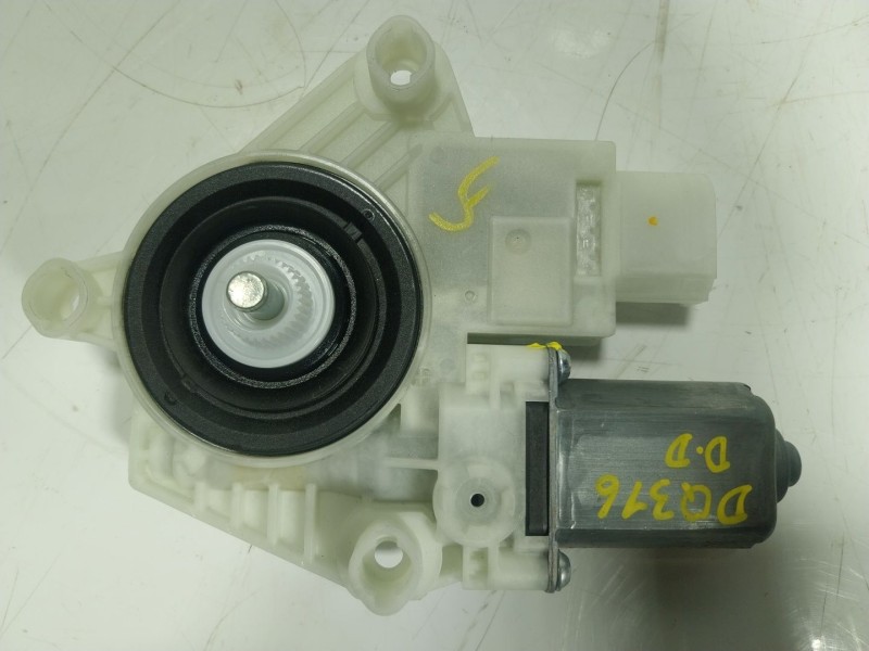 Recambio de motor elevalunas delantero derecho para bmw 5 (g30, f90) 540 i xdrive referencia OEM IAM 51337455081 C35315107 