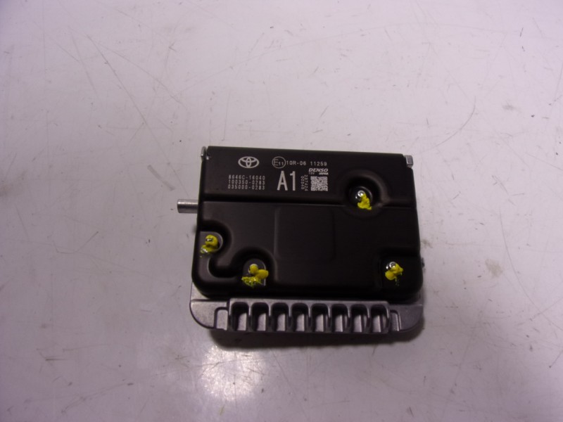 Recambio de modulo electronico para toyota corolla cross hybrid 1.8 referencia OEM IAM 8646C16040 8646C16040 