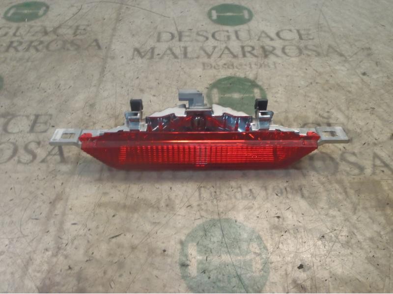 Recambio de piloto trasero central para toyota corolla (e12) 1.6 linea luna berlina referencia OEM IAM   