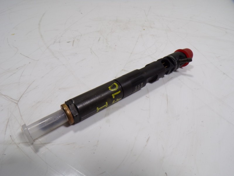 Recambio de inyector para dacia duster 1.5 dci diesel fap cat referencia OEM IAM 166000897R 166000897R 