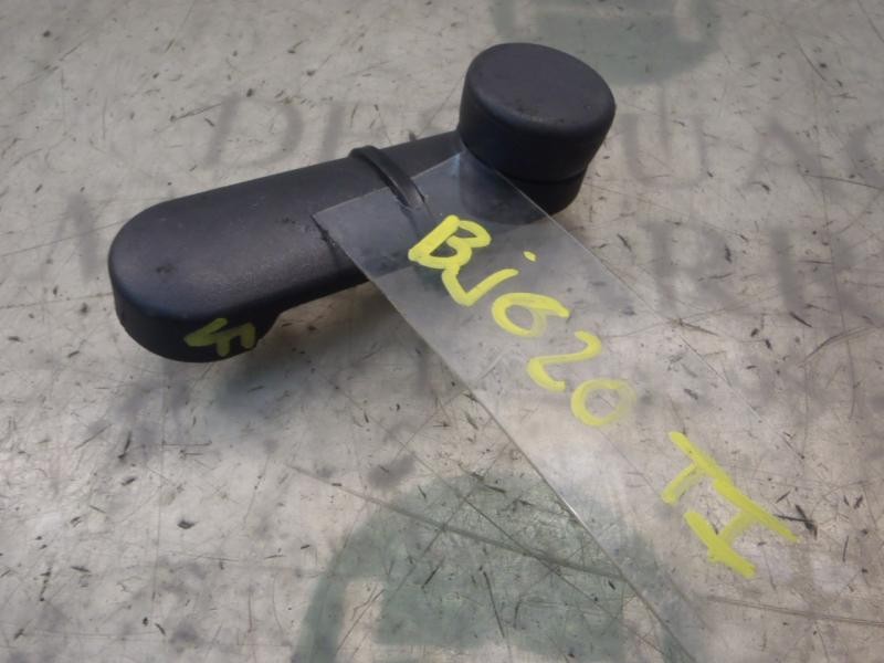 Recambio de maneta elevalunas trasera izquierda para opel corsa c sport referencia OEM IAM   