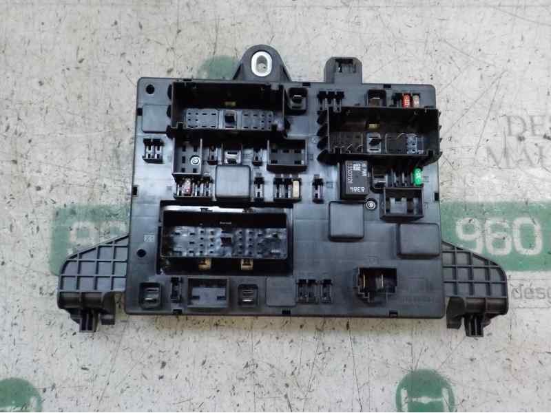 Recambio de caja reles / fusibles para opel astra j lim. 2.0 16v cdti referencia OEM IAM 13343949  