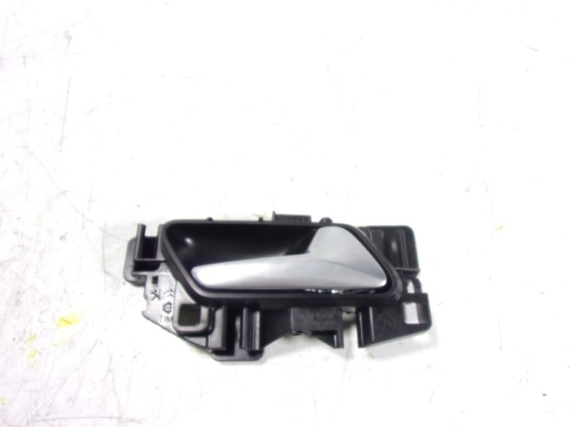Recambio de maneta interior delantera derecha para peugeot 208 (p2) 1.2 puretech referencia OEM IAM 98201552VV  