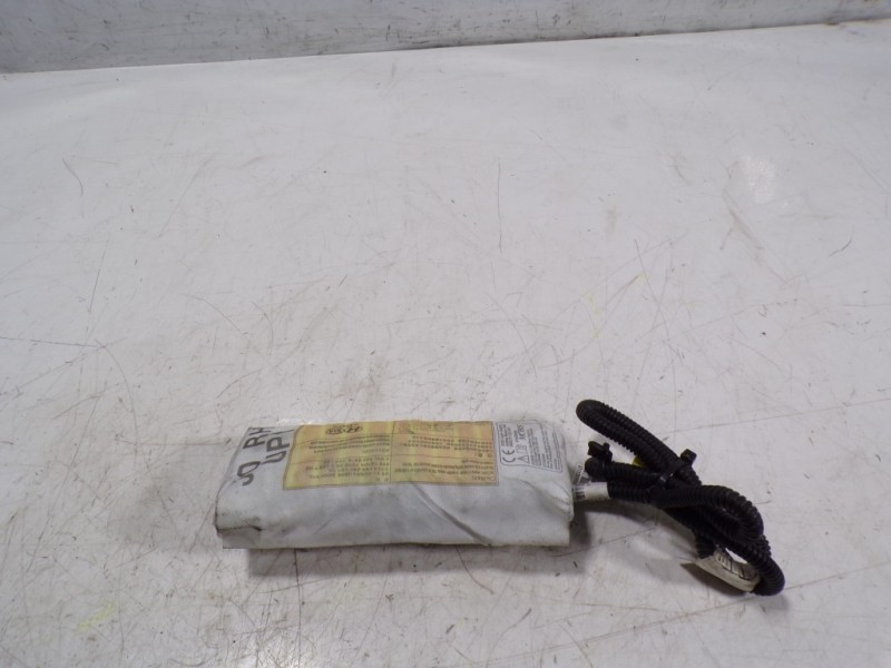 Recambio de airbag lateral delantero derecho para kia cee´´d 1.4 crdi cat referencia OEM IAM 88910A2000  