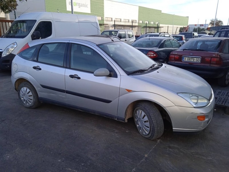 ford focus berlina (cak) del año 2000