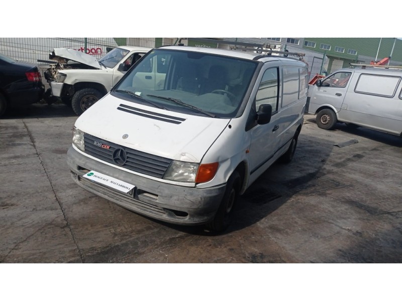 mercedes-benz vito (w638) caja cerrada del año 2000