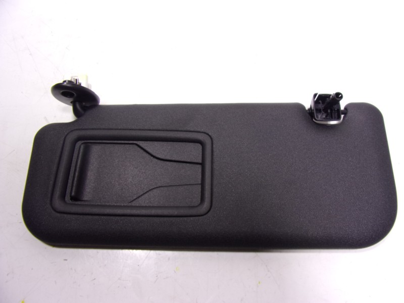 Recambio de parasol izquierdo para toyota corolla cross hybrid 1.8 referencia OEM IAM 7432016760C0  