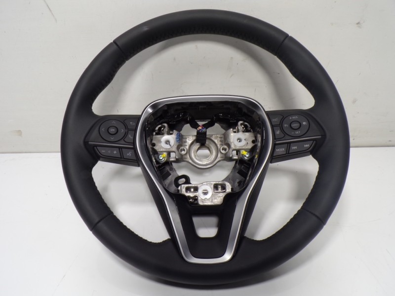 Recambio de volante para toyota corolla (e21) sedan 1.8 16v hybrid referencia OEM IAM 4510202820C0 451000Z340 