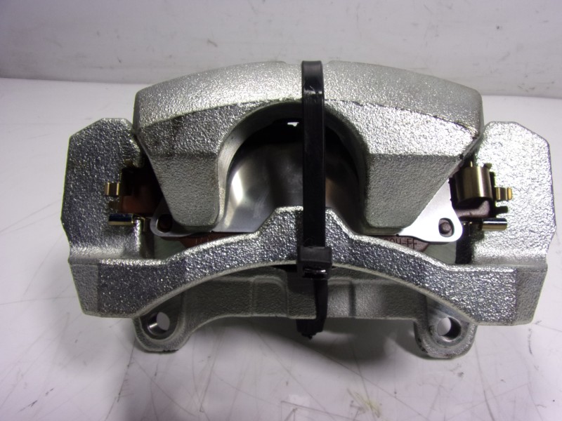 Recambio de pinza freno delantera izquierda para toyota corolla cross hybrid 1.8 referencia OEM IAM 4775076010  