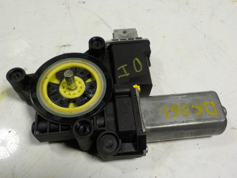 Recambio de motor elevalunas delantero izquierdo para opel corsa e 1.4 referencia OEM IAM 13447038  