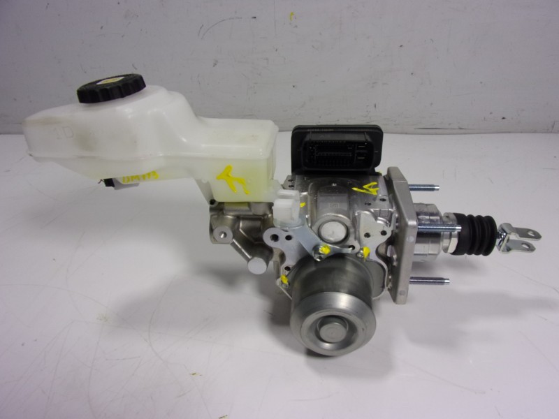 Recambio de servofreno para toyota corolla cross hybrid 1.8 referencia OEM IAM 4705016090 4721016040 