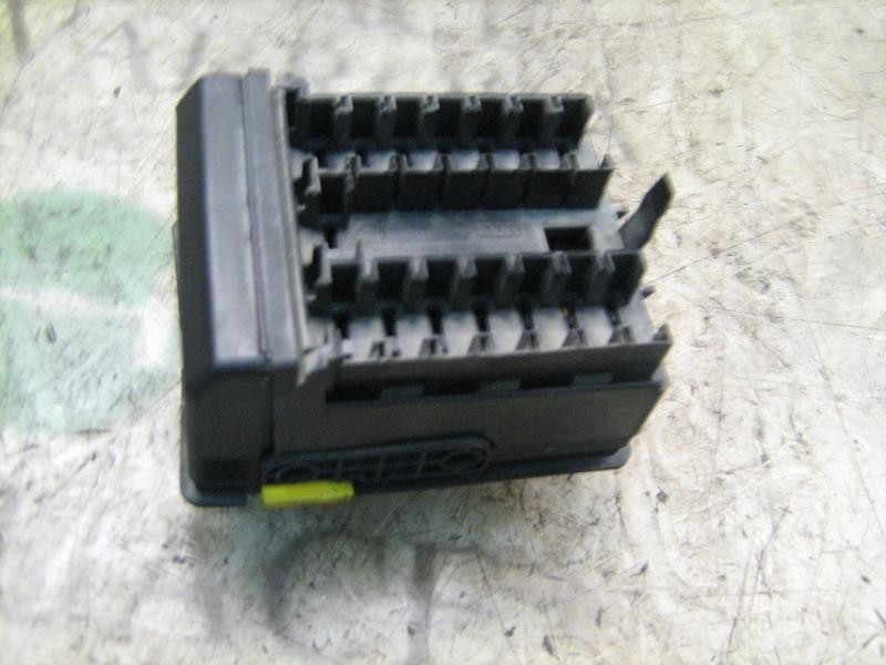 Recambio de caja reles / fusibles para citroën saxo 1.6 vts referencia OEM IAM   