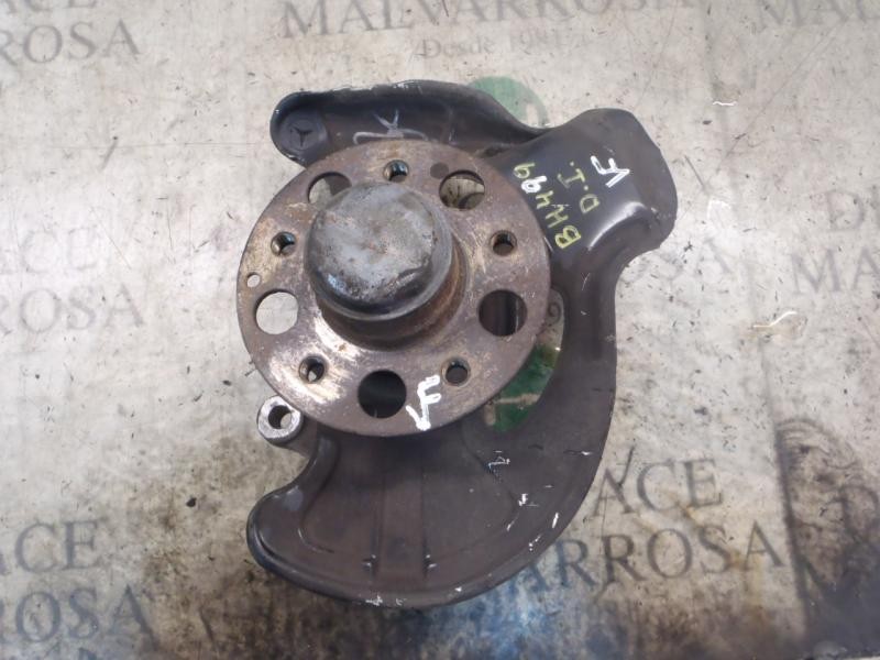 Recambio de mangueta delantera izquierda para mercedes-benz clase c (w203) berlina 200 cdi (203.004) referencia OEM IAM A2093320