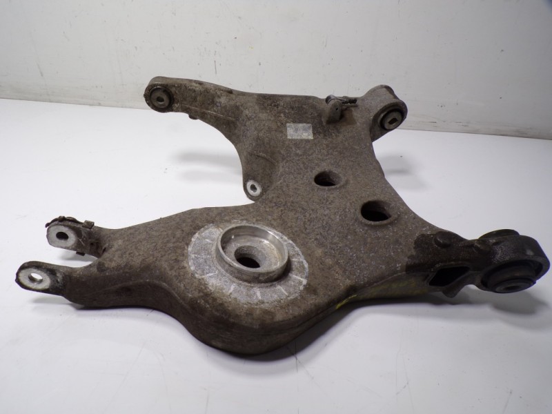 Recambio de brazo suspension inferior trasero izquierdo para land rover range rover sport hse referencia OEM IAM LR045790  