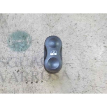 MANDO ELEVALUNAS DELANTERO DERECHO 8200602227 