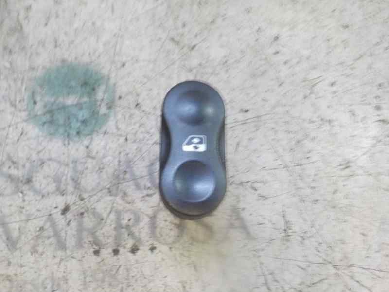 Recambio de mando elevalunas delantero derecho para dacia duster 1.5 dci diesel fap cat referencia OEM IAM 8200602227  